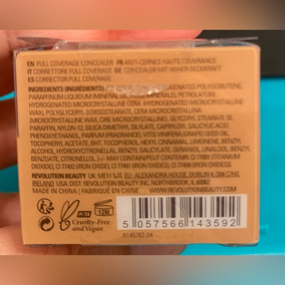 Makeup Revolution Conceal and Fix Concealer - Deep Tan - Picture 4 of 6